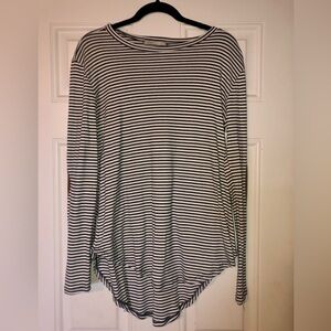 Womens CHERISH brand black and ivory striped tunic long sleeved top sz L Large
